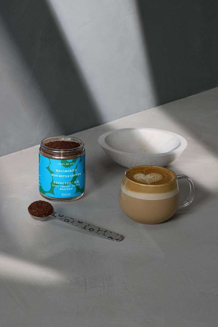 谷雨首个快闪空间亮相上海，蓝瓶咖啡跨界联名Marimekko｜是日美好事物  第6张