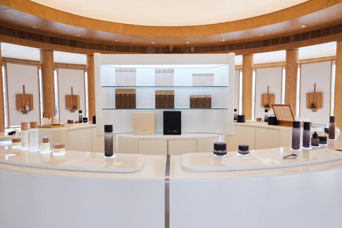 谷雨首个快闪空间亮相上海	，蓝瓶咖啡跨界联名Marimekko｜是日美好事物  第10张