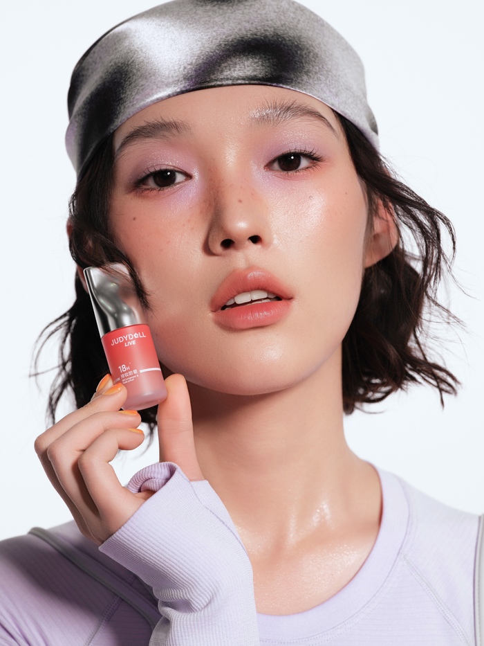 谷雨首个快闪空间亮相上海	，蓝瓶咖啡跨界联名Marimekko｜是日美好事物  第12张