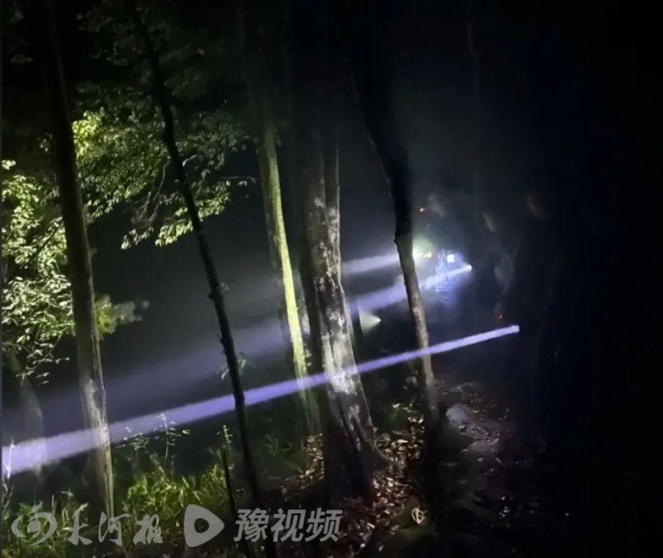 8岁男童登山失联12天，搜救仍在继续，专业人士：是否终止救援主要看两点  第4张